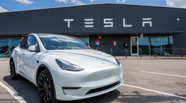 Tesla'nın piyasa değeri 1,3 trilyon dolara ulaştı