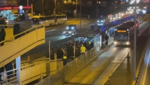 Emekli bekçi, metrobüste havaya iki el ateş etti