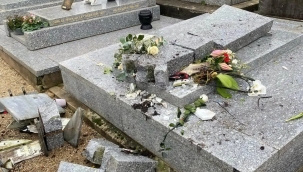 Fransız siyasetçi Le Pen'in mezarına saldırı