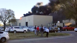 Kaliforniya'da uçak binaya çarptı: 2 ölü