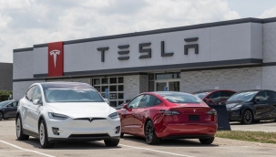 Tesla, ABD'de yaklaşık 240 bin aracı geri çağırdı