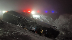 Bingöl'de yolcu otobüsü devrildi: 4 ölü 32 yaralı 