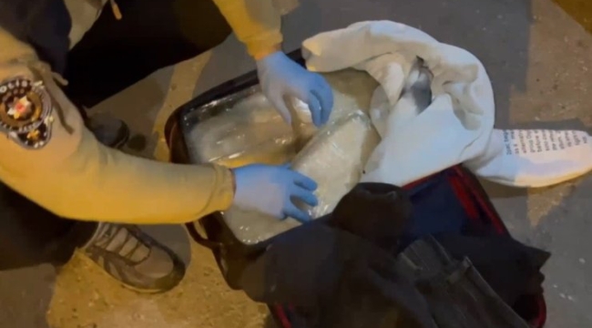 Erzincan'da yolcu otobüsünde 8,1 kg met yakalandı