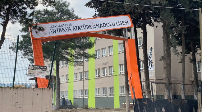 Hatay'da depremin yıl dönümünde eğitime ara