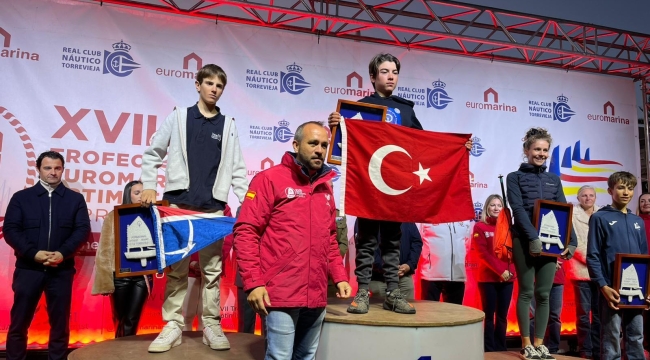 Milli yelkenci Budak İspanya'dan altunla döndü