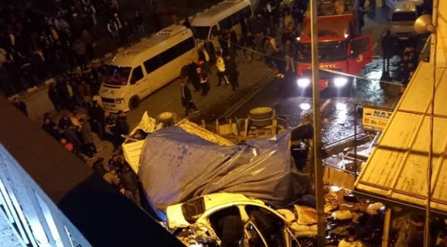 Urfa'da freni boşalan kamyon köprüden uçtu: 3 ölü