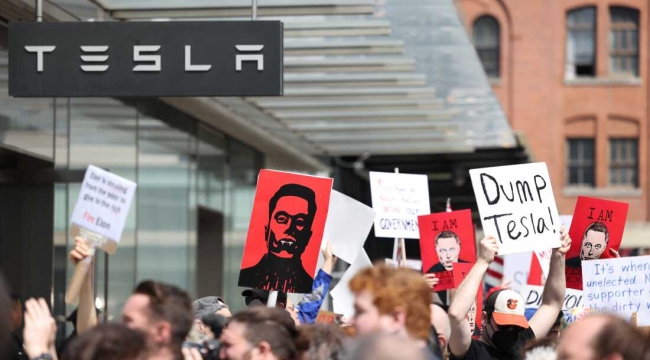 Dünya çapında Musk karşıtı 200'den fazla protesto