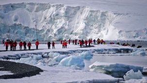 2024'te Antarktika'yı 125 bin kişi ziyaret etti