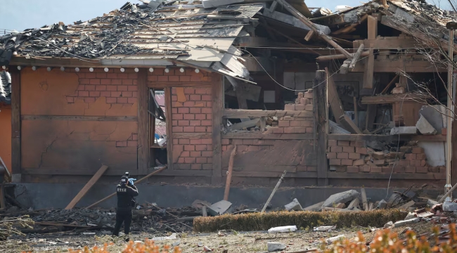 G. Kore'de askeri uçaklar kazara köy bombaladı