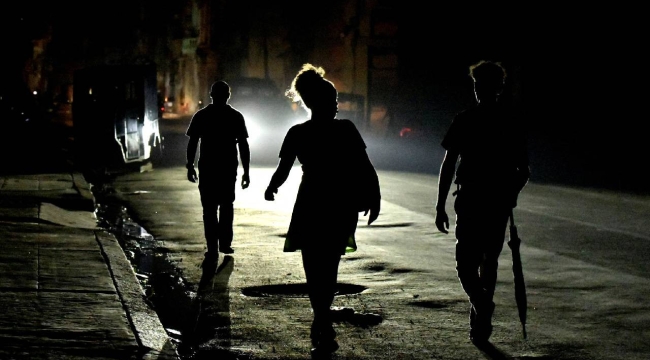 Küba'da elektrik kesintisi: Milyonlar karanlıkta