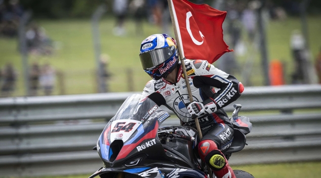 Toprak Razgatlıoğlu Portekiz'den üçlü zaferle çıktı