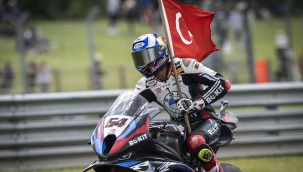 Toprak Razgatlıoğlu Portekiz'den üçlü zaferle çıktı