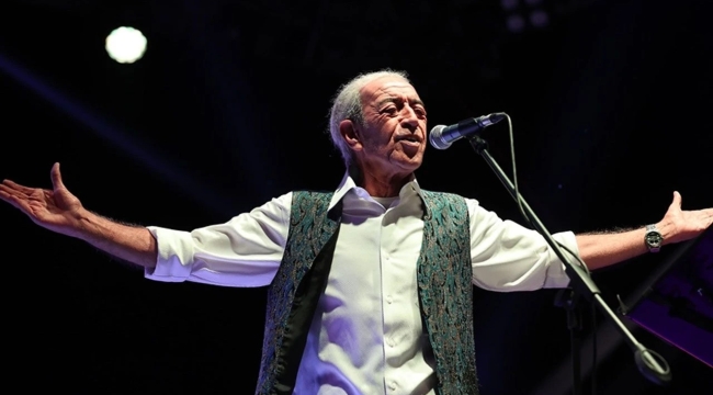 Ünlü sanatçı Edip Akbayram hayatını kaybetti