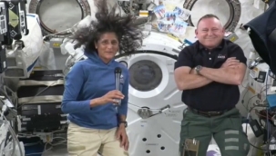 Uzayda mahsur kalan iki astronot dönüş yolunda
