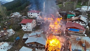 Artvin Şavşat'ta 4 ev, cami ve lojmanda yangın