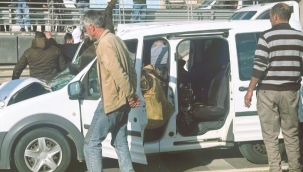 Gaziantep'te arabanın üzerine at düştü