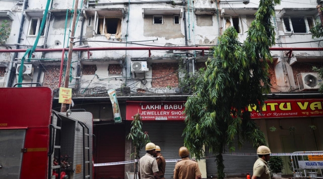 Hindistan'da otelde yangın: 15 kişi öldü