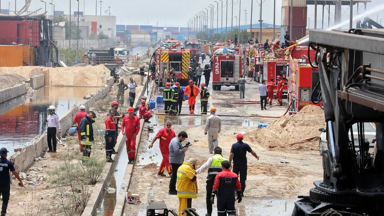 İran'da liman patlamasında ölü sayısı 70'e yükseldi