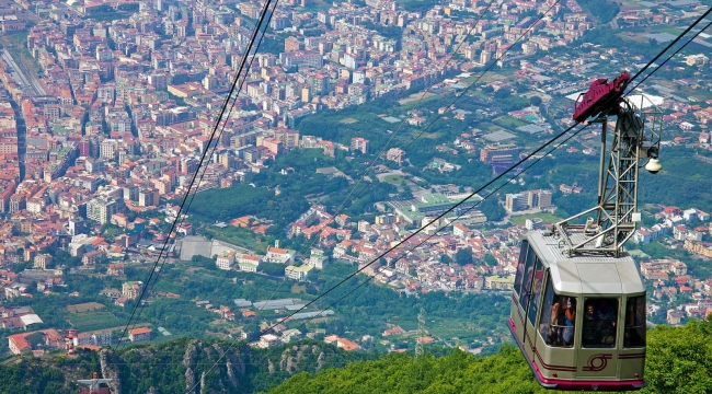 İtalya'da teleferik kabini düştü: 4 ölü, 1 yaralı