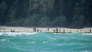 İzole Hint adasına kola bırakan ABD'li tutuklandı