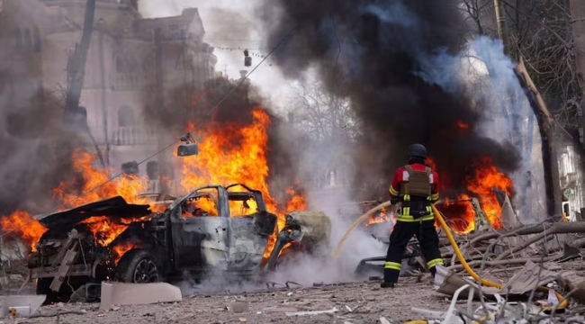 Rusya'dan Ukrayna'ya füze saldırısı: 32 can kaybı