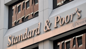 S&P, Yunanistan'ın kredi notunu BBB'ye yükseltti
