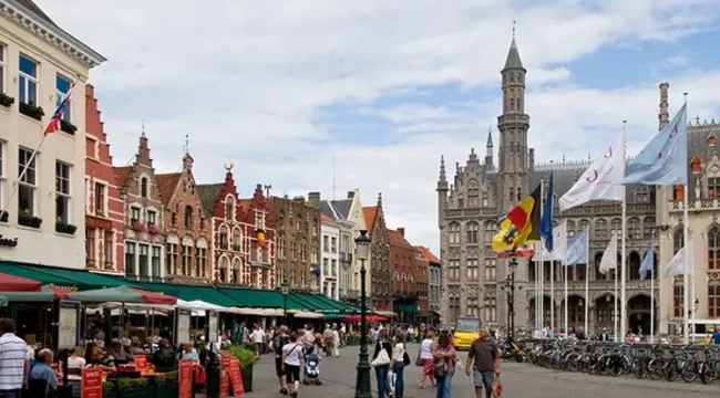 Belçika'da tarihi kaldırım taşları çalınıyor