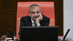 Sırrı Süreyya Önder öldü