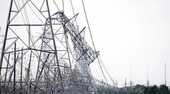 Texas'ta fırtına nedeniyle elektrikler kesildi