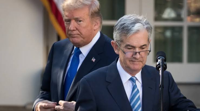 Trump: "Powell, fikri olmayan bir aptal"