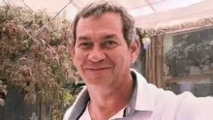 Alman işadamı, koruduğu aslanlara yem oldu