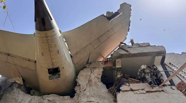Hindistan'da yolcu uçağı düştü: 204 ölü, 41 yaralı