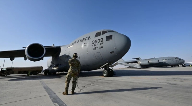 İran, Katar'da ABD üssünü vurdu