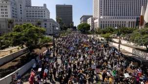 Los Angeles'ta sokağa çıkma yasağı ilan edildi