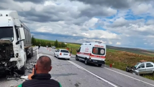 Nevşehir'de otomobil ile tır çarpıştı: 2 ölü 