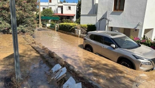 Bodrum'da ana su isale hattı patladı