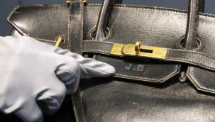 Jane Birkin'in Hermès çantası 10 milyon $'a satıldı