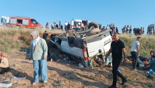 Konya'da işçi taşıyan minibüs devrildi: 15 yaralı