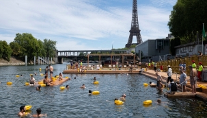 Paris'teki Sen Nehri 102 yıl sonra yüzmeye açıldı