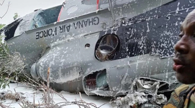 Gana'da askeri helikopter düştü: 2'si bakan 8 ölü