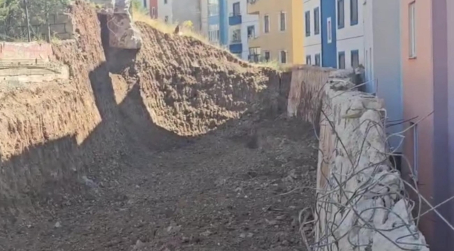 İspir'de heyelan: 70 ev tahliye edildi