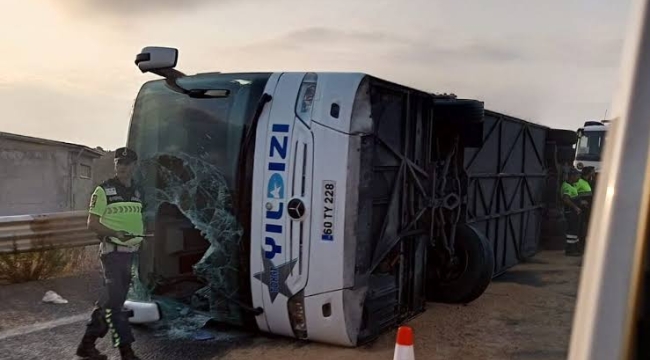 İstanbul'da yolcu otobüsü devrildi: 4 ölü, 26 yaralı