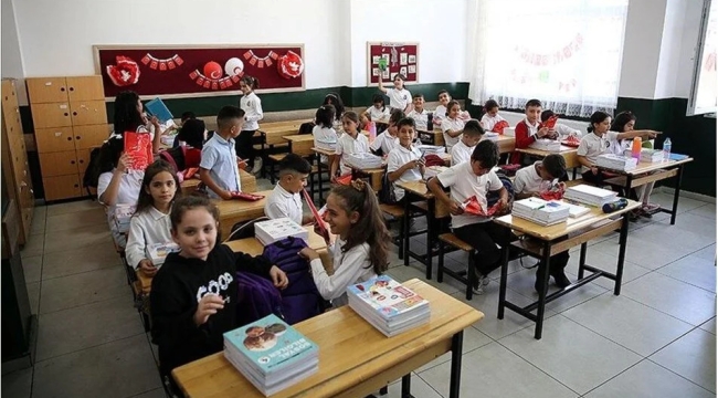 Okul kıyafetleri 4 yıl boyunca değişmeyecek