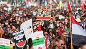 Berlin'de 100 bin kişilik Gazze protestosu