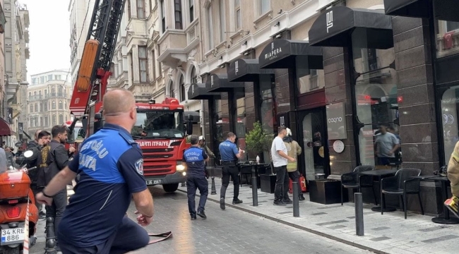 Beyoğlu'nda otel yangını