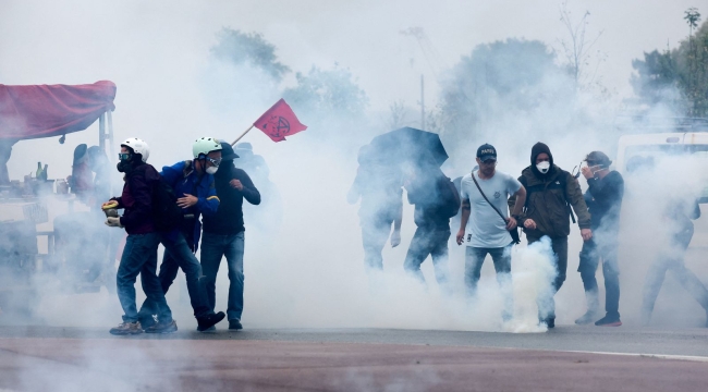 Fransa'da hükümet karşıtı protestolar: 250 gözaltı
