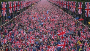 Londra'da göçmen karşıtı protesto: 9 gözaltı