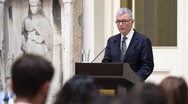 MI6'in başkanı görevine İstanbul'da veda etti