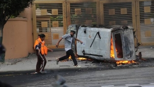 Nepal'de protesto: 13.500 mahkum firar etti