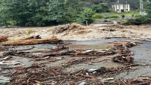 Rize'de sel ve heyelan: Evler sular altında kaldı